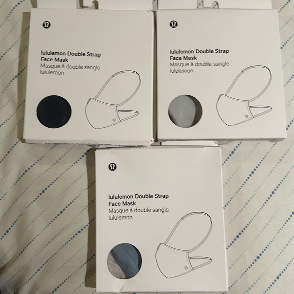 Lululemon double strap face mask